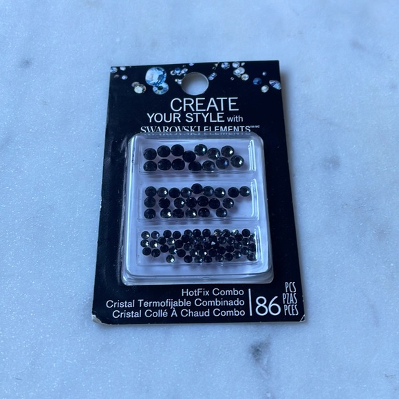 Swarovski | HotFix Combo Pack in Jet Silver & Night Crystals - Picture 4 of 7